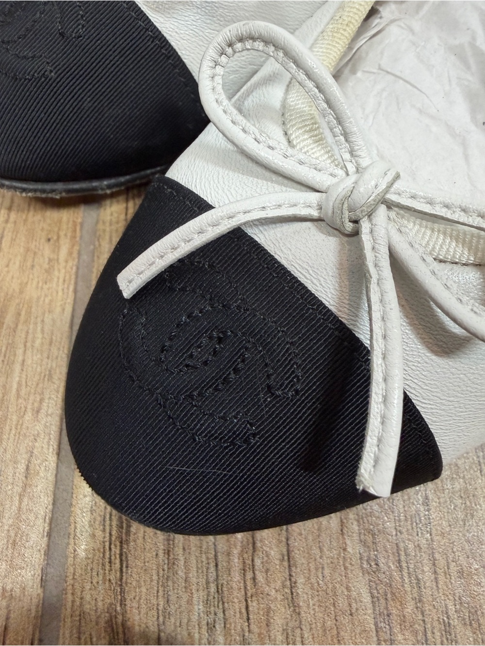 Chanel Cap Toe Ballerina Flats Cream and Black Size 8 - Picture 4 of 14